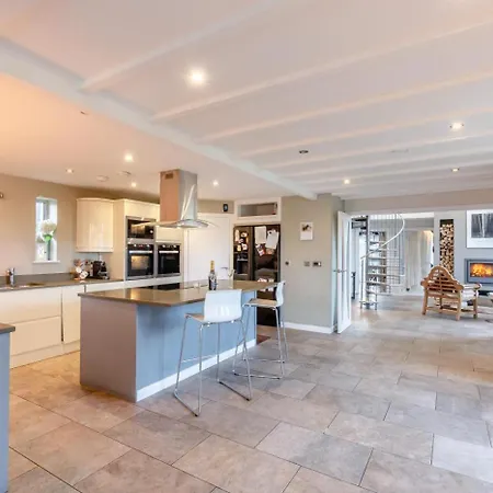 3 Bed In Oc-n34625 بيت للعطل *