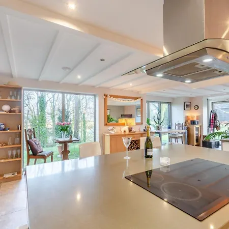 3 Bed In Oc-n34625 *