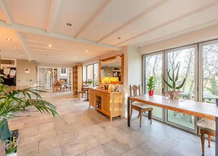 3 Bed In Oc-n34625 *