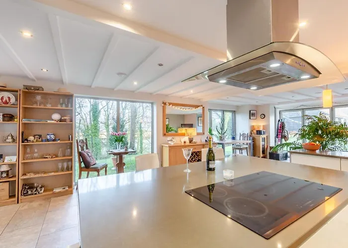 3 Bed In Oc-n34625 *